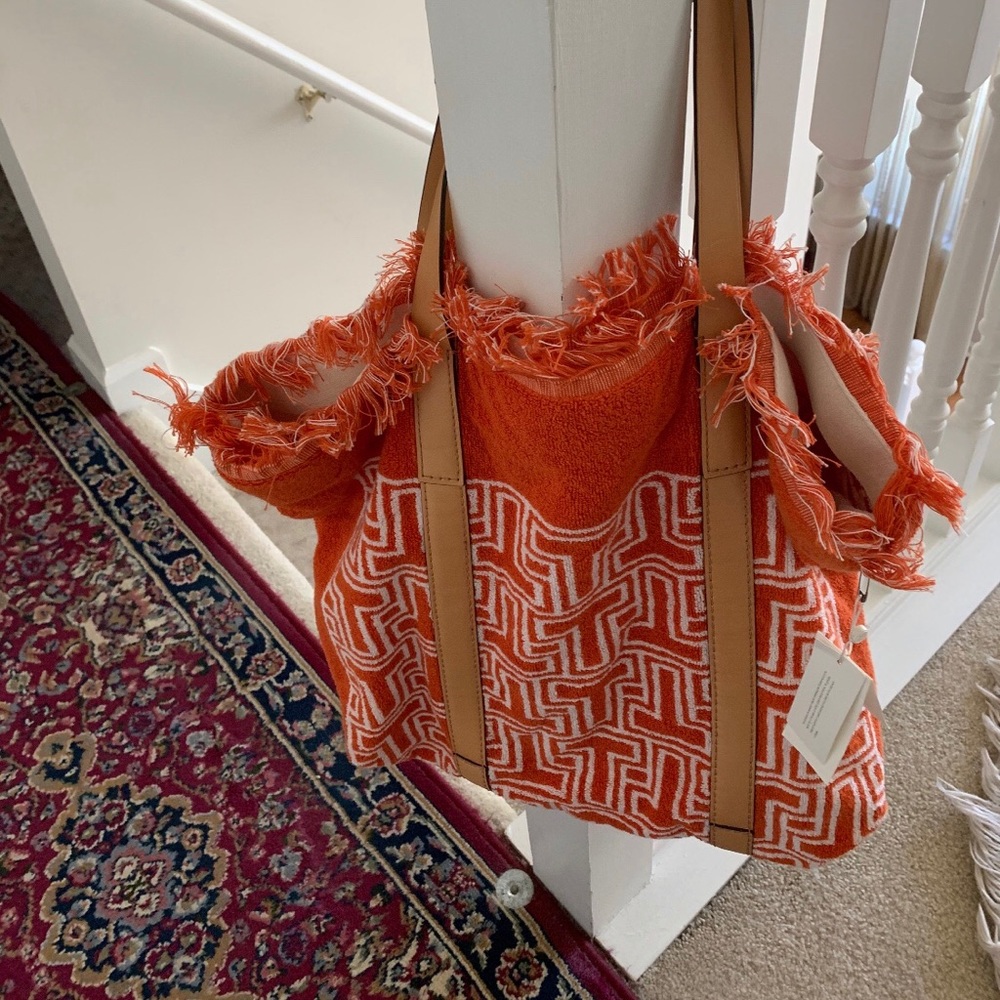 SOLD!!! NEW, AUTHENTICATED TORY BURCH Terry Tote - Picture 8 of 8